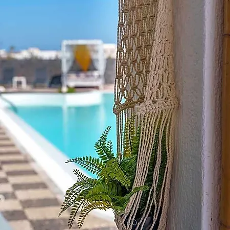 Sandy's Paradise Infinity Santorini Island